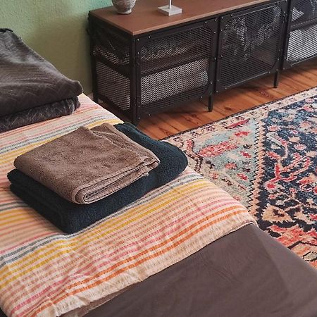 Stylish 2-Room Apartment With Balcony Next To East Side Gallery ベルリン エクステリア 写真