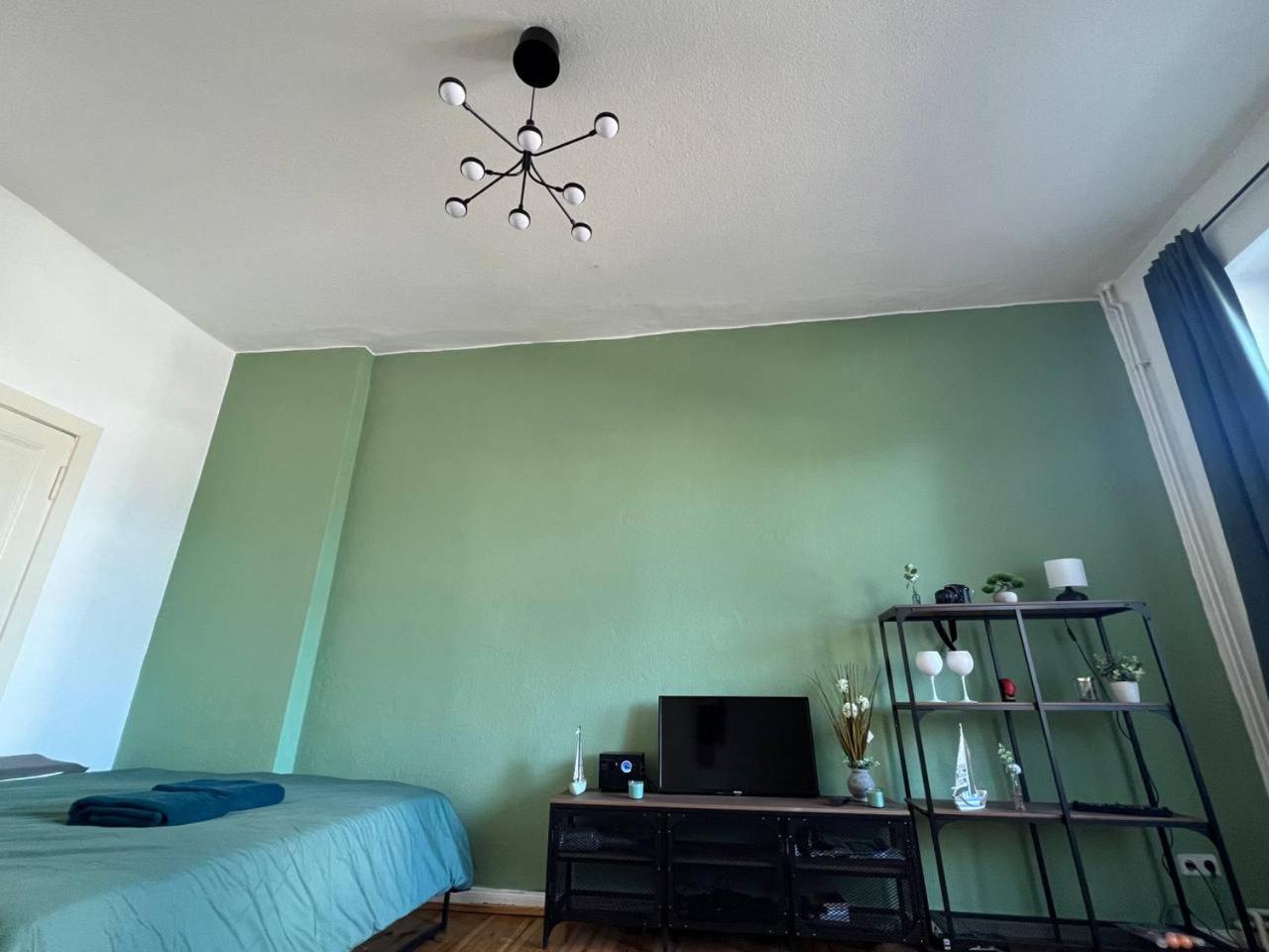 Stylish 2-Room Apartment With Balcony Next To East Side Gallery ベルリン エクステリア 写真