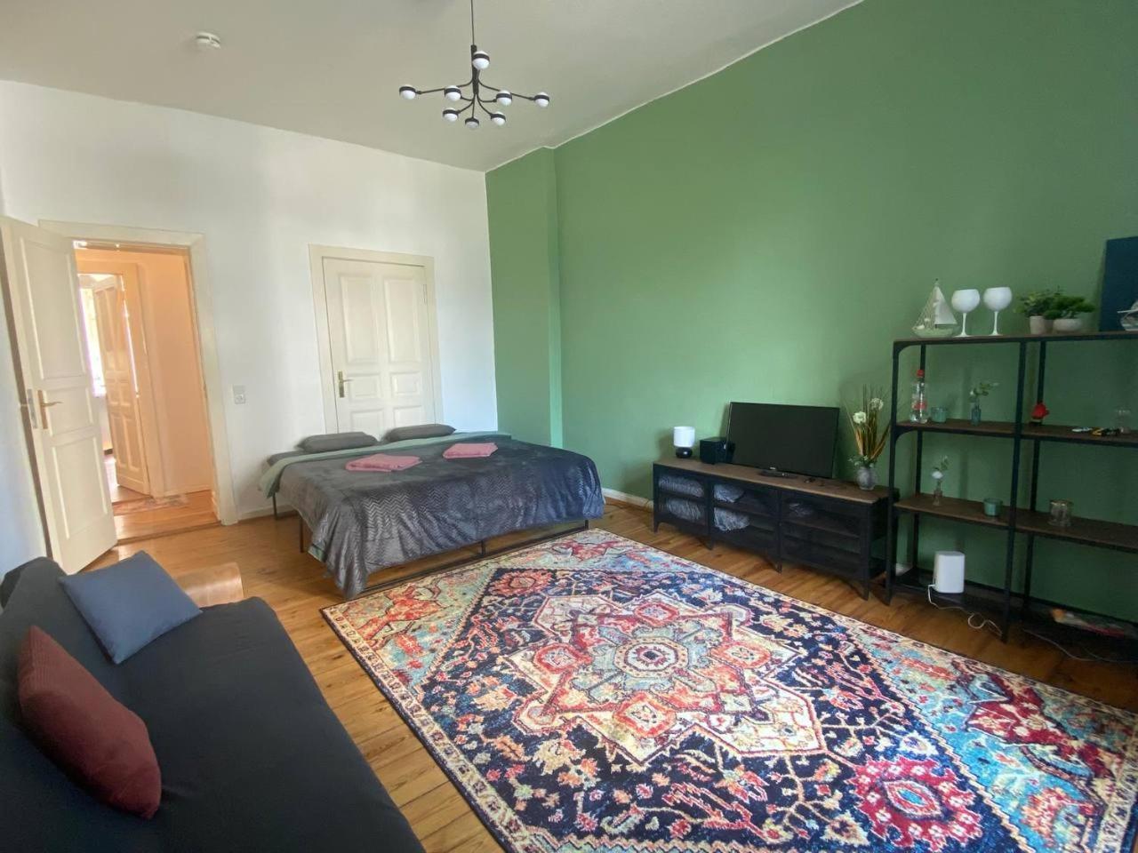 Stylish 2-Room Apartment With Balcony Next To East Side Gallery ベルリン エクステリア 写真