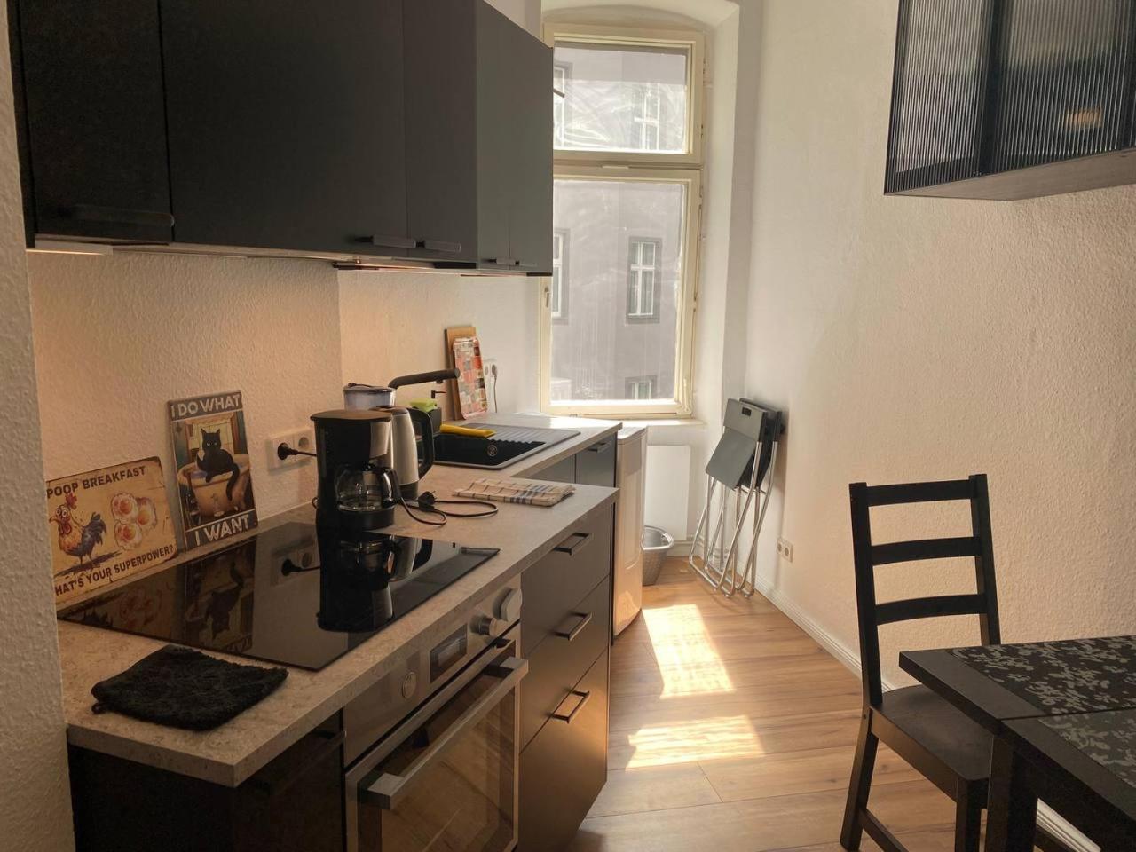 Stylish 2-Room Apartment With Balcony Next To East Side Gallery ベルリン エクステリア 写真